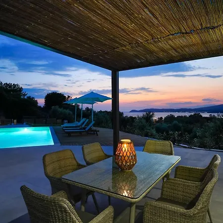 Videre Luxury Apartment